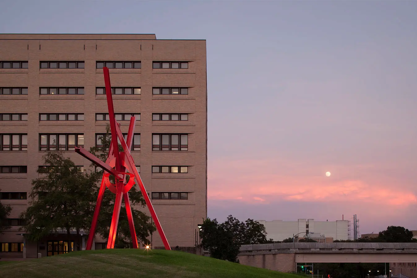 Landmarks sculpture, Clock Knot, on UT campus